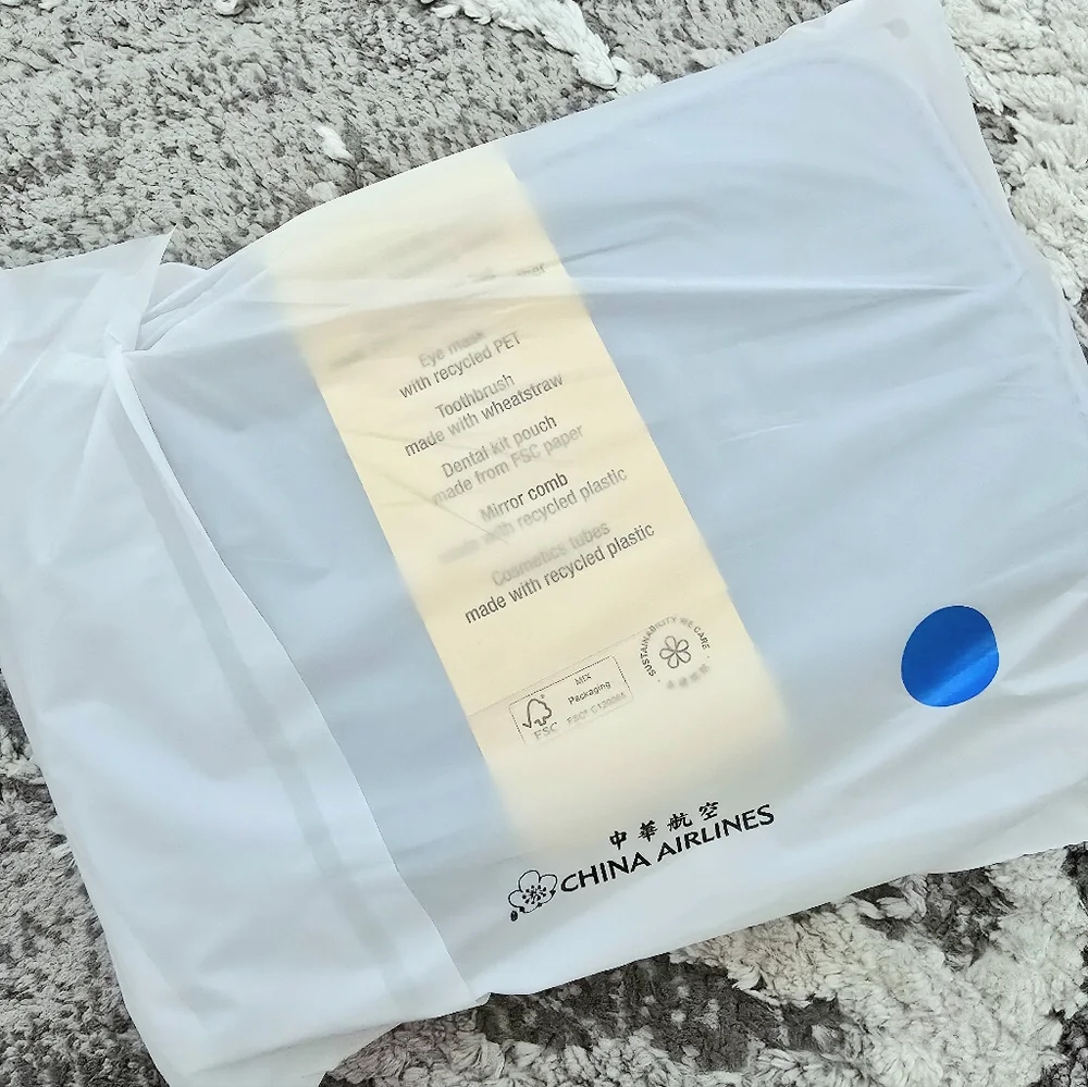 NEW Moschino China Airlines Business Class Amenity Kit Toiletry Bag FRENCH BLUE